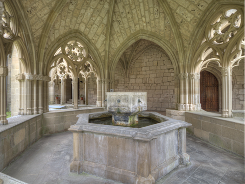 Lavatorio y puerta de entreda al refectorio del claustro de Irantzu